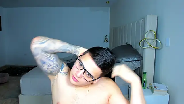 Snapshot of jhonstark09 chatting on 9, 9, 2025 jhonstark09 online show from 9, 9, 2025