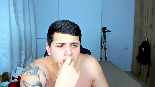 Snapshot of jhonstark09 chatting on 16, 2, 2025 jhonstark09 online show from 16, 2, 2025