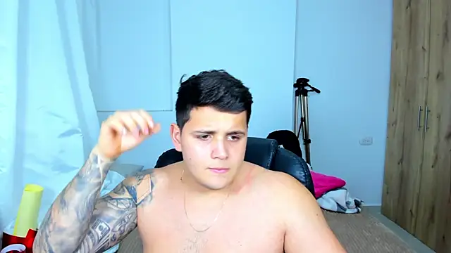 Snapshot of jhonstark09 chatting on 9, 3, 2025 jhonstark09 online show from 9, 3, 2025