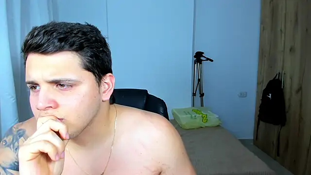 Snapshot of jhonstark09 chatting on 9, 2, 2025 jhonstark09 online show from 9, 2, 2025