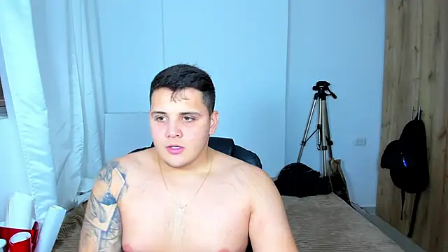 Snapshot of jhonstark09 chatting on 16, 12, 2024 jhonstark09 online show from 16, 12, 2024