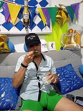 latinmartin73 online show from 3, 10, 2025