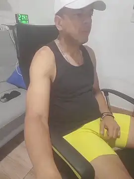 Snapshot of latinmartin73 chatting on 8, 2, 2026 latinmartin73 online show from 8, 2, 2026