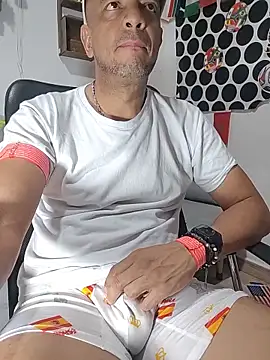 Snapshot of latinmartin73 chatting on 17, 6, 2026 latinmartin73 online show from 17, 6, 2026
