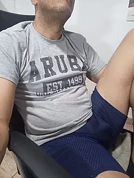 Snapshot of latinmartin73 chatting on 14, 2, 2026 latinmartin73 online show from 14, 2, 2026