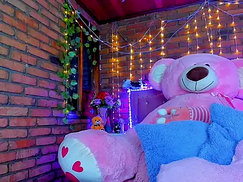 Snapshot of dulcevegga chatting on 4, 10, 2025 dulcevegga online show from 4, 10, 2025