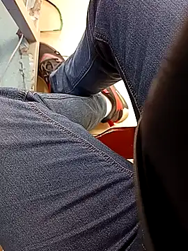 huzi518 online show from 17, 10, 2025