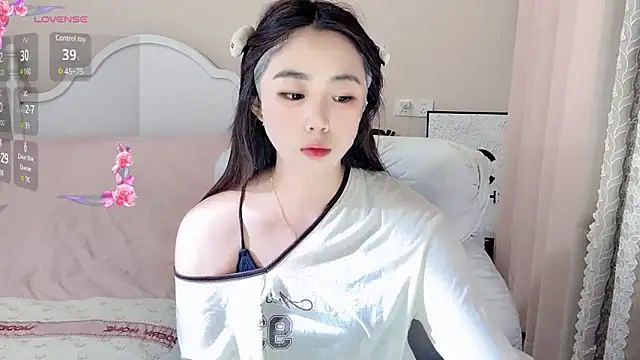 Caitlyn   online show from 4, 3, 2025