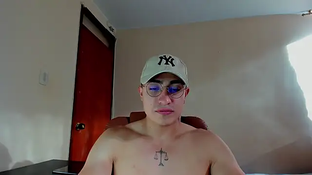 Leoknight online show from 1, 2, 2025