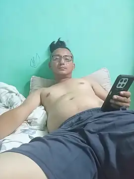 Andresguz35 online show from 5, 7, 2026