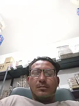 Andresguz35 online show from 22, 10, 2025