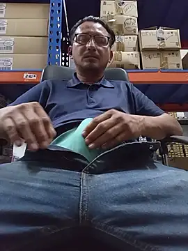 Andresguz35 online show from 25, 10, 2025