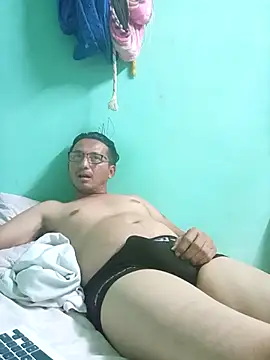 Andresguz35 online show from 4, 3, 2026