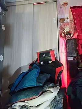 zandra milf  online show from 14, 2, 2026