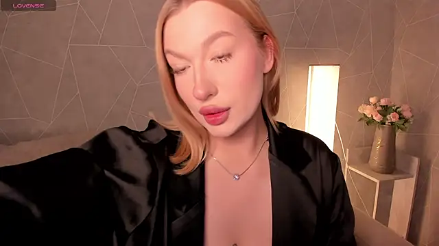 Emma  Leee online show from 9, 9, 2025