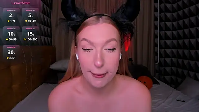 Emma  Leee online show from 31, 10, 2025