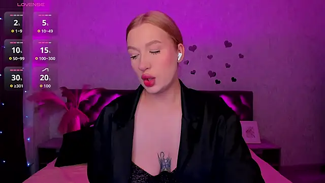 Emma  Leee online show from 4, 10, 2025