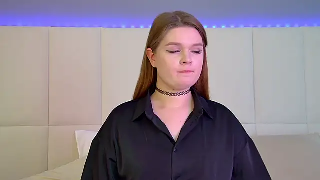 CrystalLyons online show from 4, 3, 2025