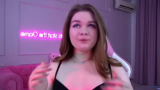 CrystalLyons online show from 9, 3, 2025