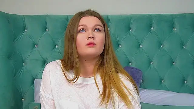 CrystalLyons online show from 28, 9, 2025