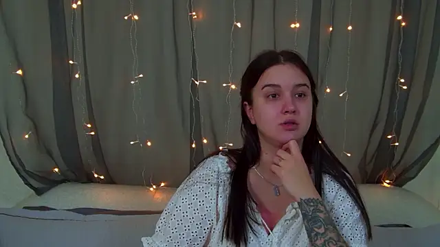 ChristinaMilton online show from 28, 11, 2025