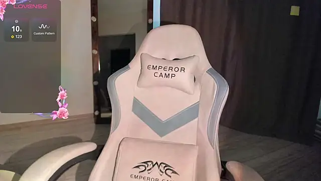 Lana Younes online show from 26, 11, 2025