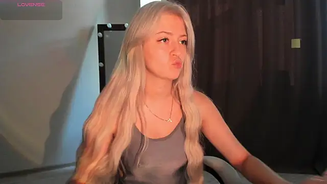 Lana Younes online show from 10, 10, 2025