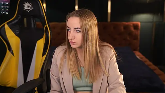 Michelle 054 online show from 18, 2, 2025