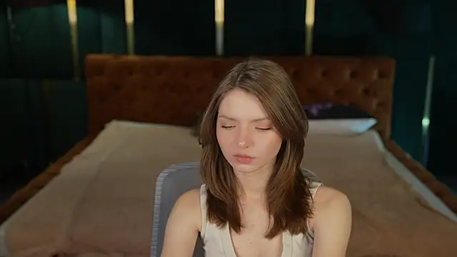 Michelle 054 online show from 3, 11, 2025