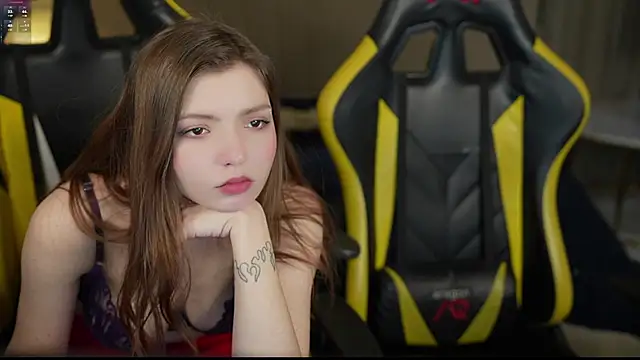 Michelle 054 online show from 17, 2, 2025