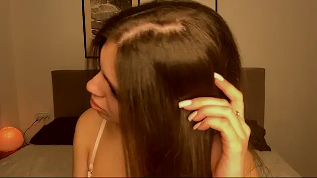 aryamirelle online show from 4, 12, 2025