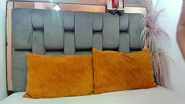 JESSYCORTES online show from 11, 9, 2025