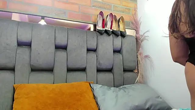 JESSYCORTES online show from 4, 10, 2025