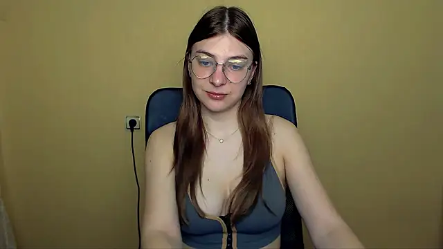 Luna Lush  online show from 5, 4, 2026