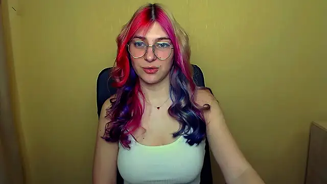 Luna Lush  online show from 8, 3, 2025