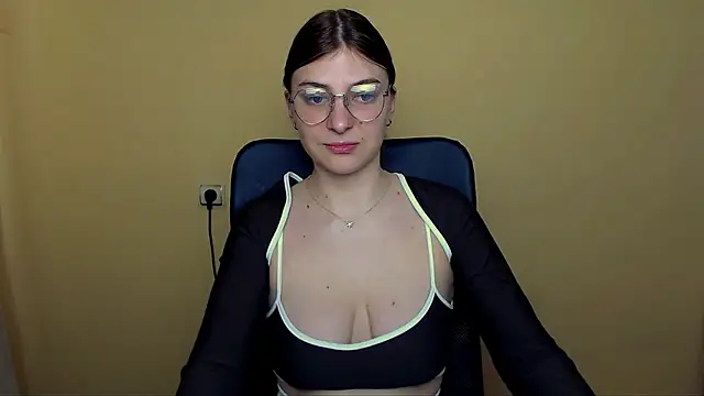 Luna Lush  online show from 25, 3, 2026