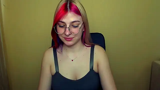 Luna Lush  online show from 28, 2, 2025