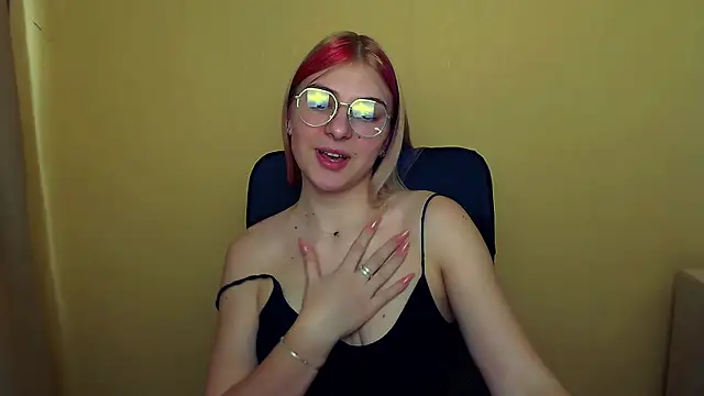 Luna Lush  online show from 20, 3, 2025