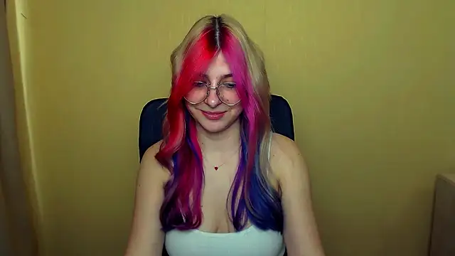 Luna Lush  online show from 8, 3, 2025