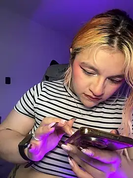 SophiaWeestt99 online show from 9, 7, 2026