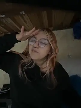 SophiaWeestt99 online show from 18, 10, 2025