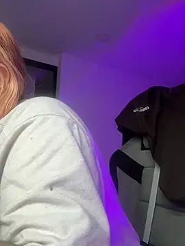 SophiaWeestt99 online show from 11, 7, 2026