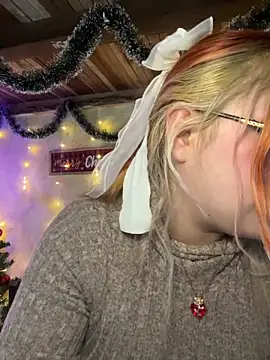 SophiaWeestt99 online show from 17, 12, 2025