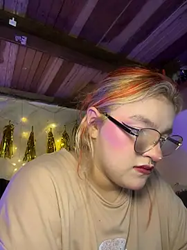 SophiaWeestt99 online show from 15, 4, 2026