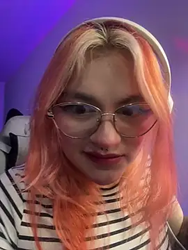 SophiaWeestt99 online show from 2, 6, 2026