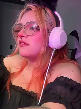 SophiaWeestt99 online show from 20, 6, 2026