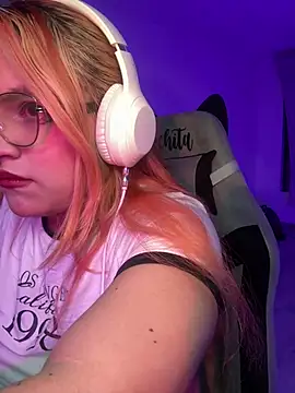 SophiaWeestt99 online show from 22, 6, 2026