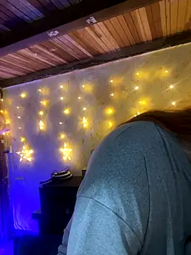 SophiaWeestt99 online show from 5, 10, 2025