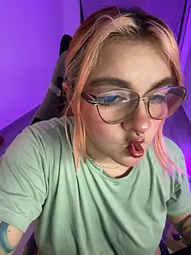 SophiaWeestt99 online show from 25, 6, 2026
