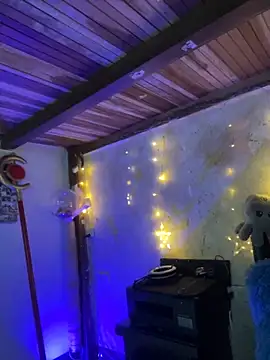 SophiaWeestt99 online show from 27, 10, 2025